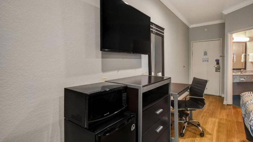Motel 6 Humble, Tx - Houston International Airport Zewnętrze zdjęcie